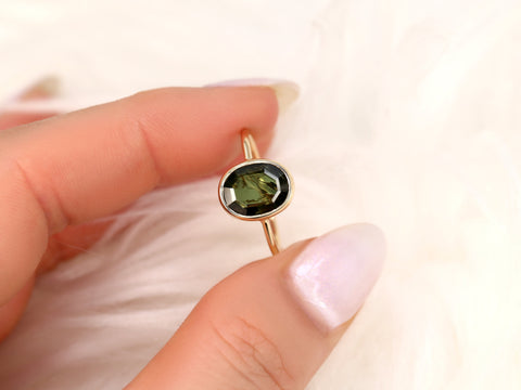 2.36ct Ready to Ship Donatella Oval 14kt Amazon Forest Green Sapphire Ring,Unique Sapphire Ring,Bezel Set Ring,Oval Cut Ring,Minimalist Ring