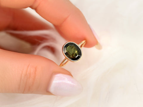 2.36ct Ready to Ship Donatella Oval 14kt Amazon Forest Green Sapphire Ring,Unique Sapphire Ring,Bezel Set Ring,Oval Cut Ring,Minimalist Ring