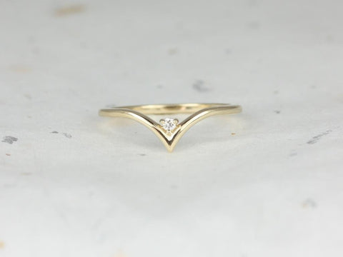 Ready to Ship Sansa 14kt Yellow Gold Diamond Mini Chevron V Ring - Rosados Box