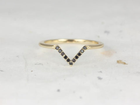 Skinny Venus 14kt Chevron Pave Sapphire V Ring - Rosados Box