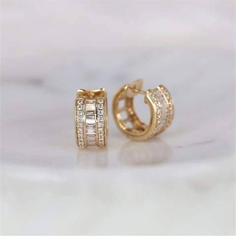 Ramona 14kt Gold Diamond Baguette Hoop Huggies Earrings - Rosados Box